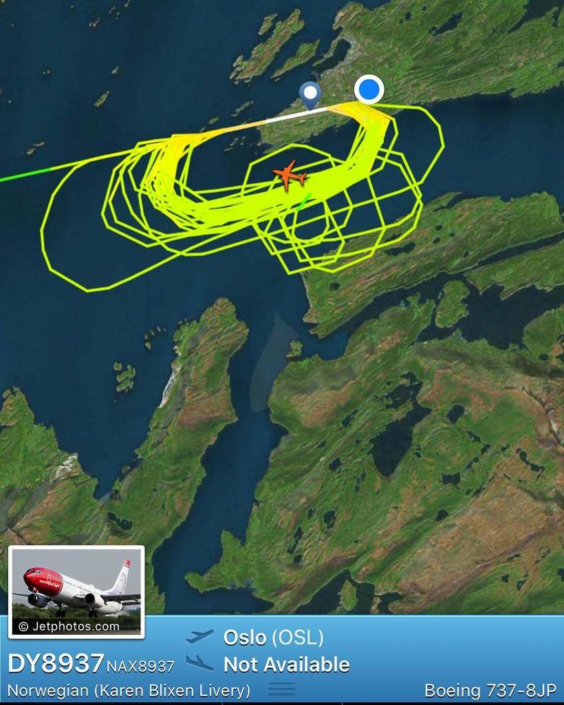 TotalFugazi's tweet photo. Someone had an #awesome time today.. #touchandgo @flynorwegian #pilottraining #Bodø #plane… https://t.co/7BfYp500RE https://t.co/W99YaIwm8Z