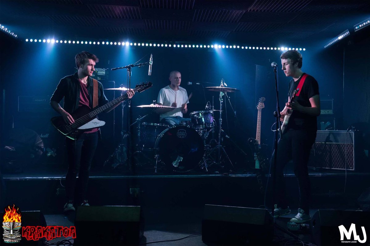 ForgottenDrive's tweet photo. Been off grid for a while, but FD back in the studio tomorrow, new tunes to rehearse, new ideas to develop. Keen to see Connah's new bass😀 https://t.co/tJyWYwr0Pm