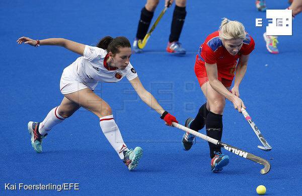 EFEdeportes's tweet photo. 📸 GALERÍA | 8-4.La selección española femenina de hockey golea a Rusia en su estreno en la Liga Mundial en Valencia #HWL2017 https://t.co/lyjvIfDDn1