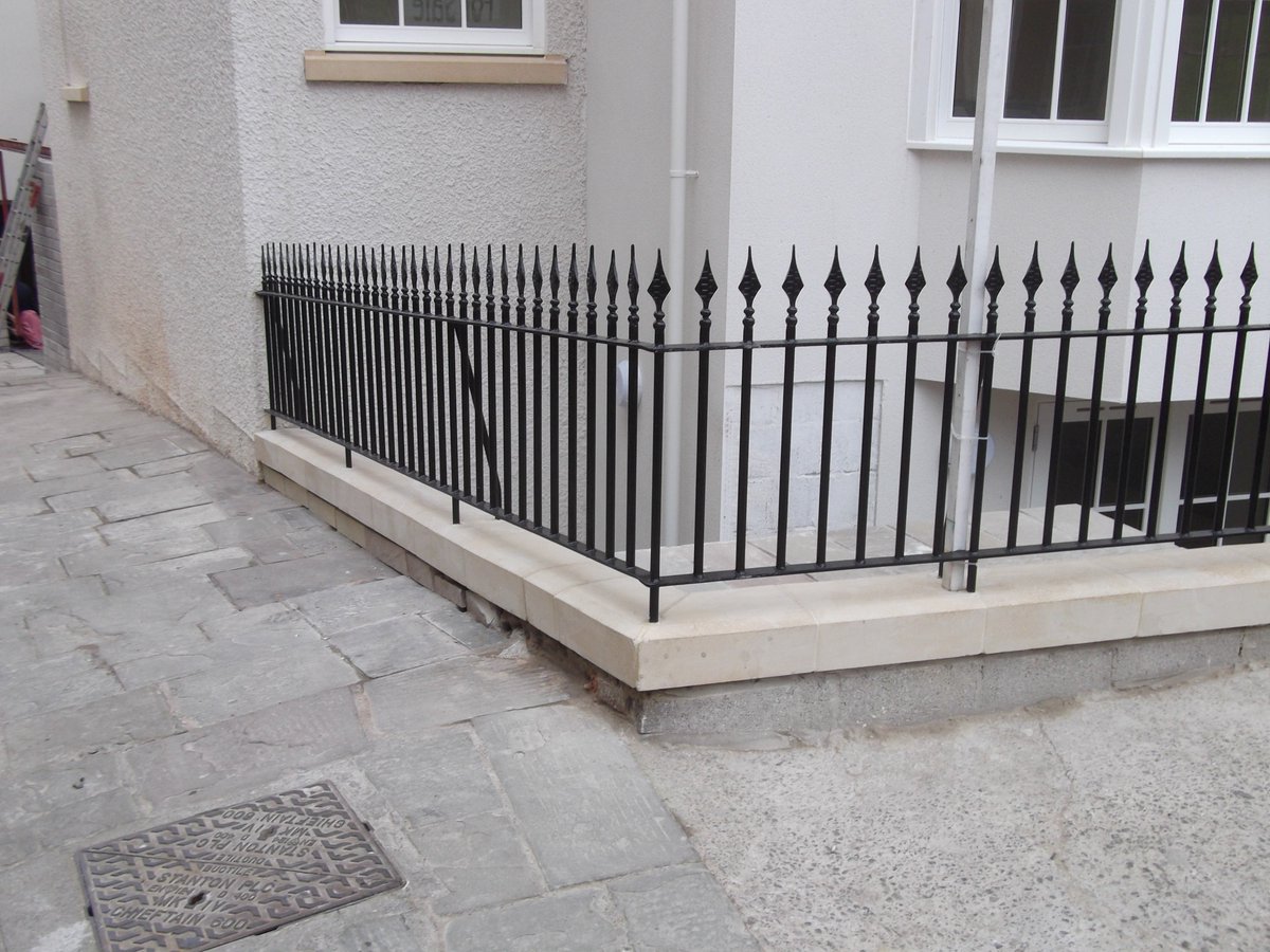 avomech_ltd's tweet photo. Fabricated and fitted bespoke railings for a client in Clifton https://t.co/OcOoyD5Uko