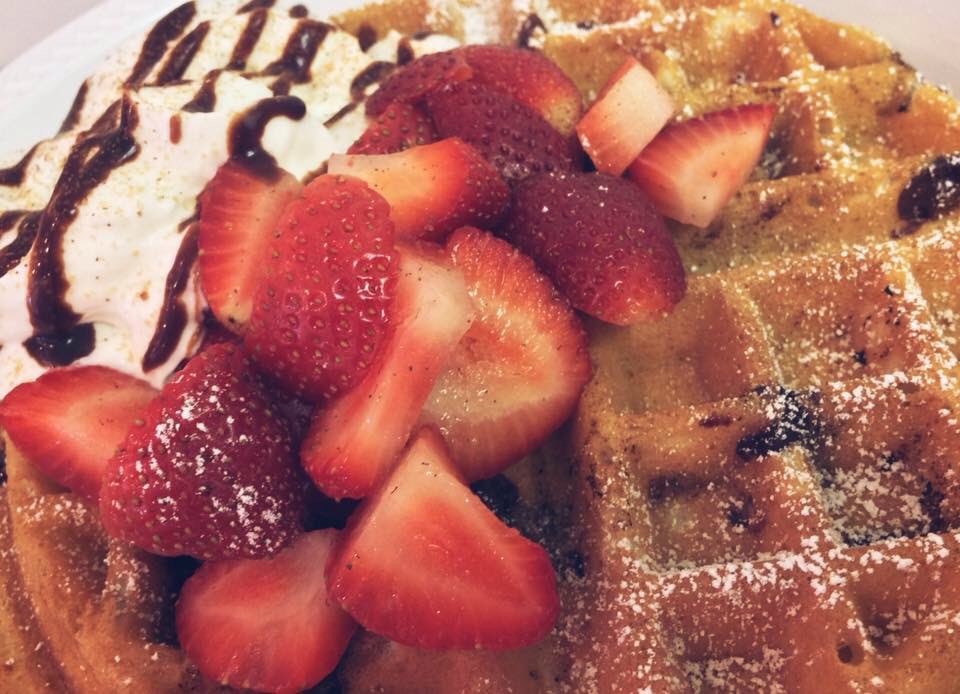 Our weekend special is sure to brighten up your day. 🍫🍓