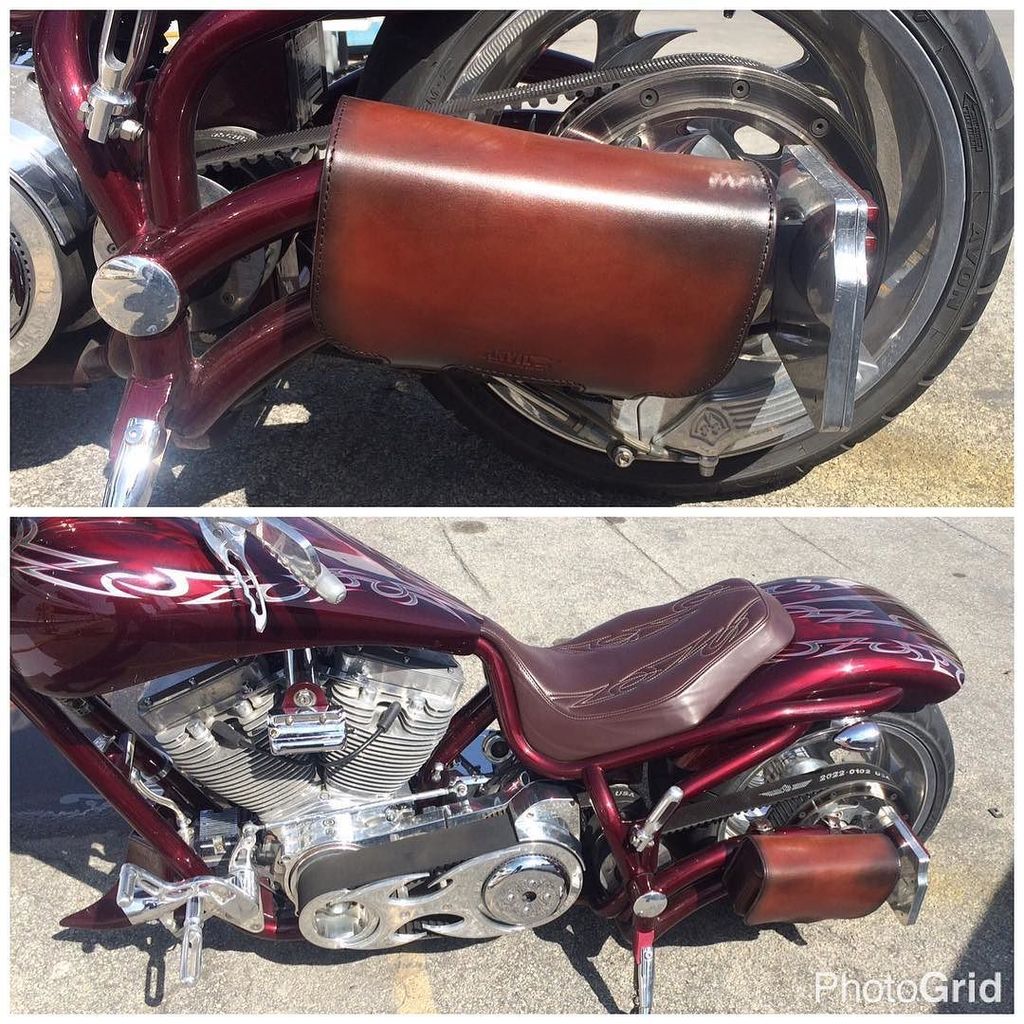 AnvilCustoms's tweet image. Anvil Leather #MotorcycleBag #toolbag mounted to #swingarm instead of handlebars.  #ingenu… ift.tt/2l4KUfF
