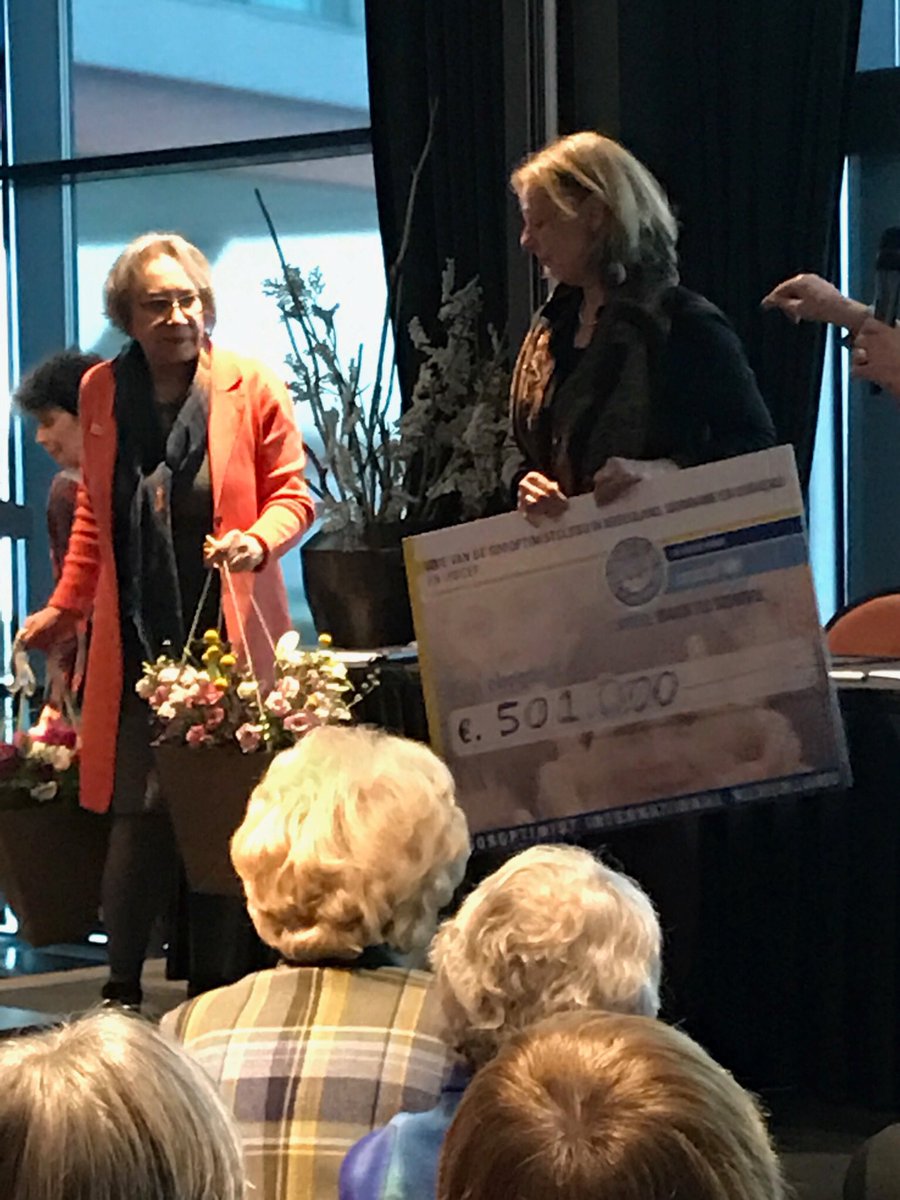 Vandaag de bijdrage aan #syriebacktoschool #unicef en #nlsoroptimist bekend gemaakt, iets meer dan een half miljoen, trots!