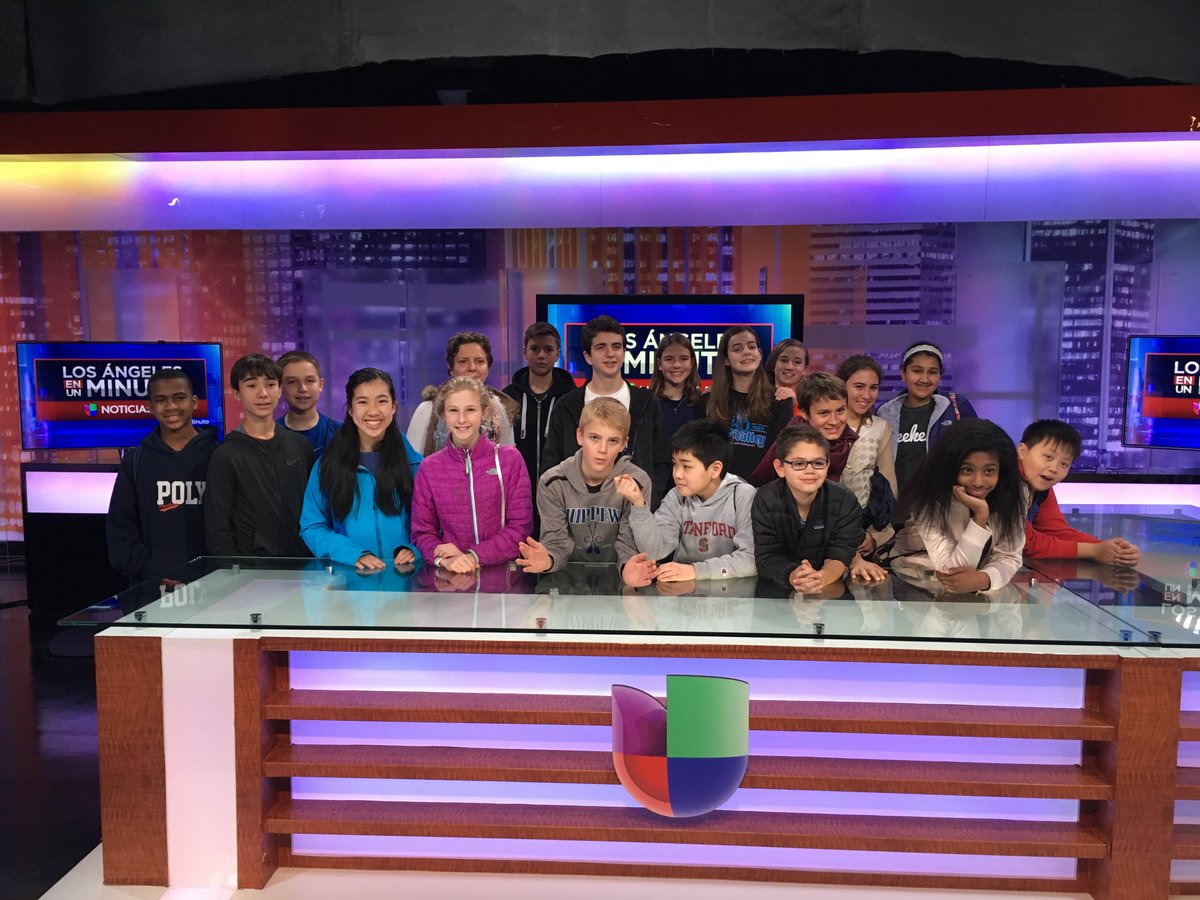 PolyBernath's tweet image. #PolySolves
Senora VonBreimann's 7th Grade Spanish class reporting in Espanol from Univision Studios in LA.