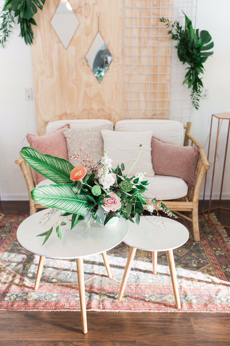UFDweddings's tweet photo. Lounge set @soireecenter  📷 @LGROSSIPHOTO  Design and rentals Party Pleasers Event Rentals https://t.co/e89E1ixbbh