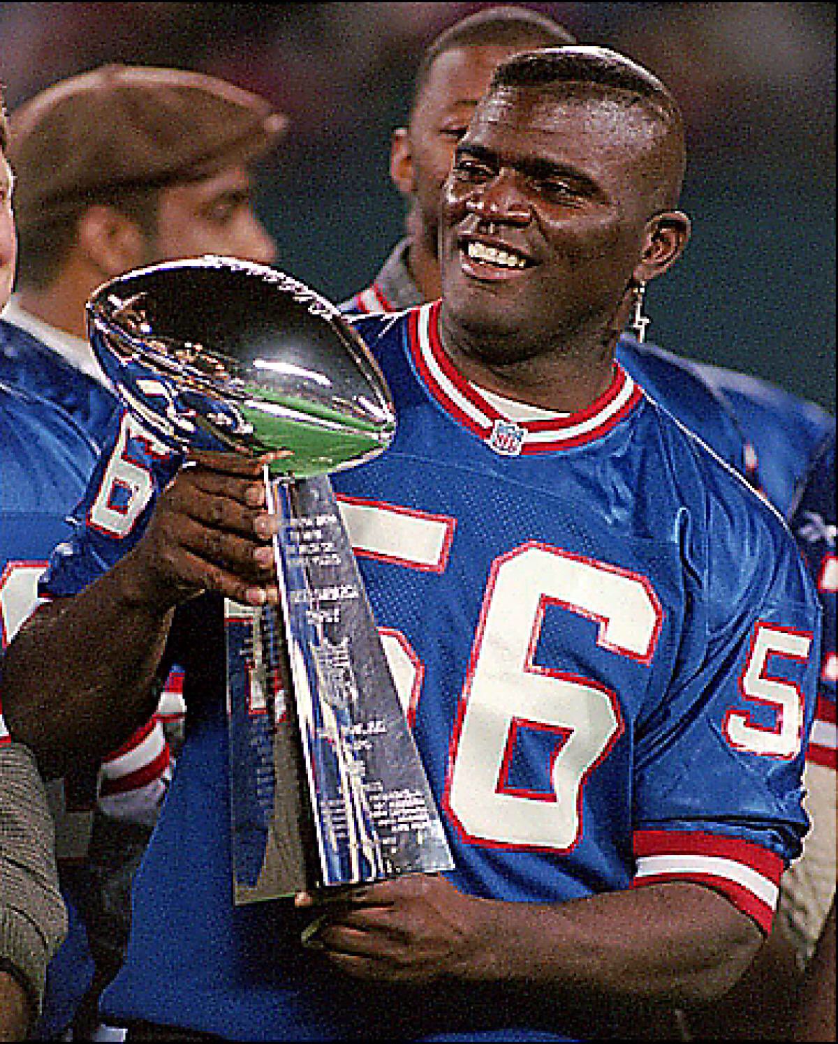 Happy Birthday to the goat Lawrence Taylor! legend 