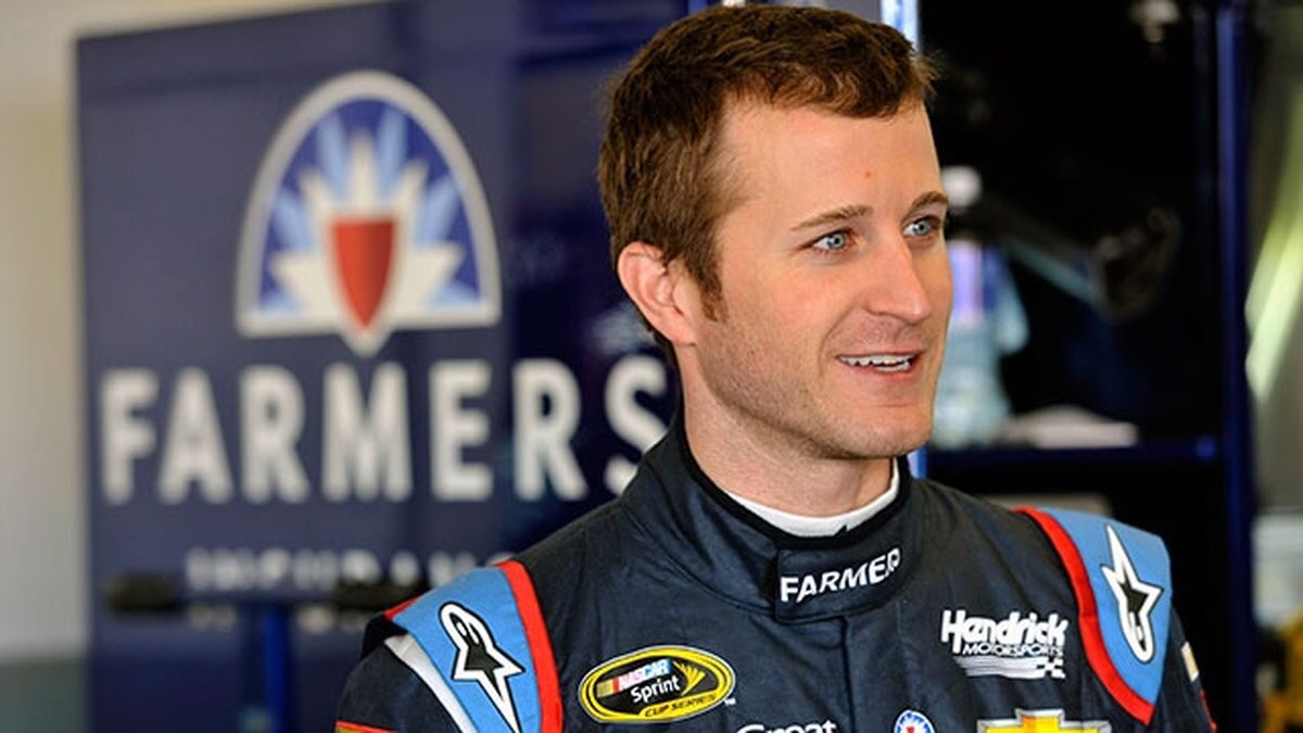 Nascar_Brackets's tweet photo. Round of 8 - Who will win the MENCS 2017 championship...

RT for @kaseykahne 
LIKE for @KyleLarsonRacin https://t.co/YlWVwGH5rx