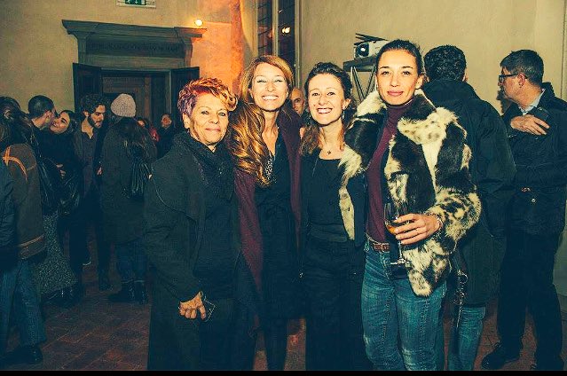 AspassoconBlue's tweet image. Donne speciali, amiche speciali a @setupartfair     @valemarchesini #setup17 @GiorgiaCiattoni @_JulietGil_