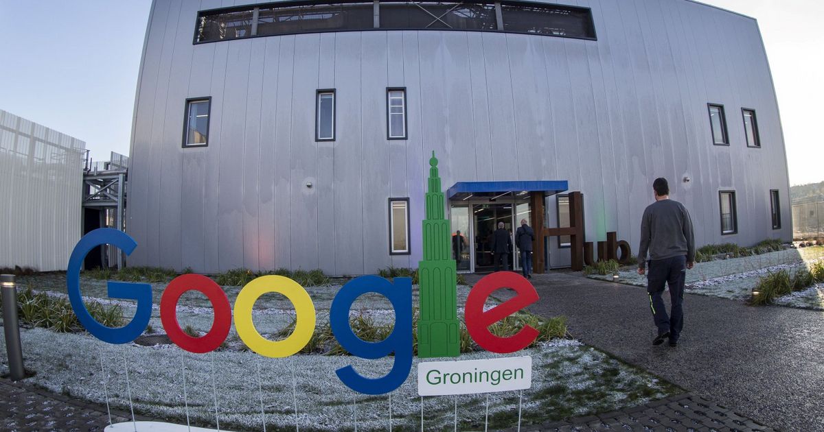 engadget's tweet photo. Google ordered to turn over foreign emails https://t.co/M03s7IJeP0 https://t.co/GS1ZD5dVrH