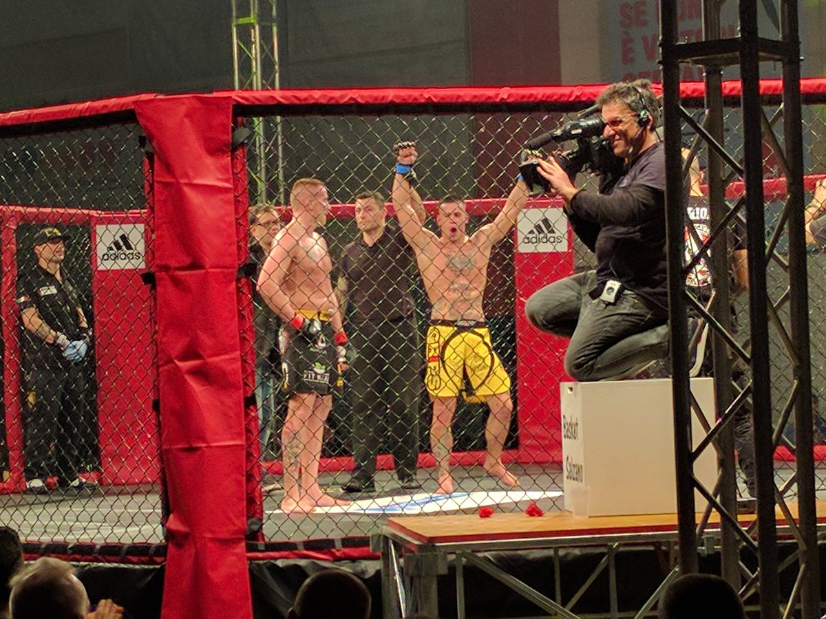 mmatalks1's tweet photo. Categoria Pesi Welter: Daniele "scat" Scatizzi batte  Bartlomiej Kurczewski per decisione unanime (29-28, 29-28, 29-28) @VeniceCombatVCE https://t.co/PUd0eMEL8r