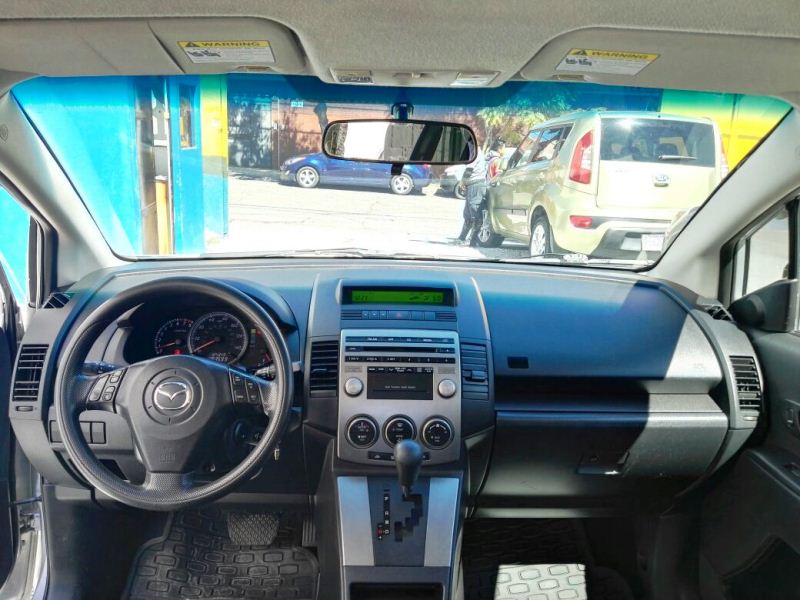 impocarsupredio's tweet photo. MAZDA 5 M.2008 3 FILAS Cuota. Q967.00 #Financiamiento #SinFiador #VisaCuotas #IMPOCAR_MateoFlores Rudy Minera: Whatsapp 31285264 🚗🚕🚙 https://t.co/BfLesWo7nl