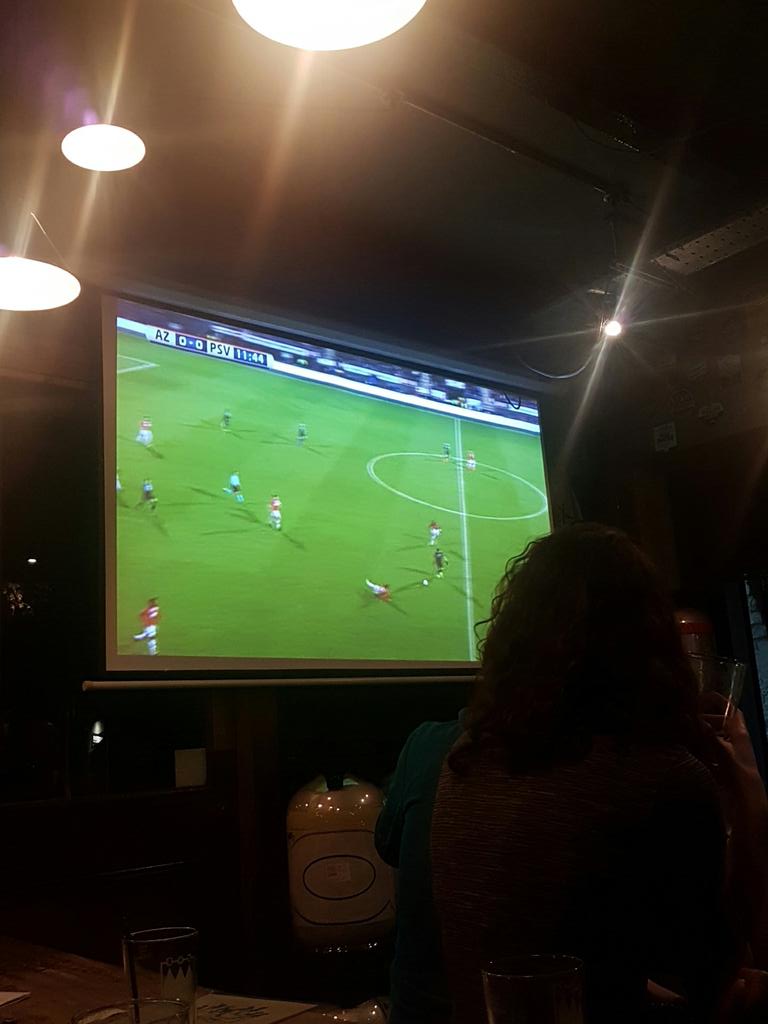 Bartvdpasch's tweet image. Met het team @Markteffect in Londen. Kijken of @PSV de 3 punten mee kan nemen naar Eindhoven. #azpsv #markteffect