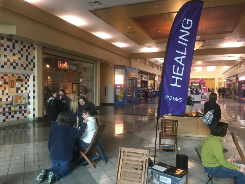 rjasonsmith's tweet photo. @_MarkMarx we had HOTS in the mall for first time today.  Prayed for 38.  Powerful presence. 2 salvations! https://t.co/vZD1XApa8Y
