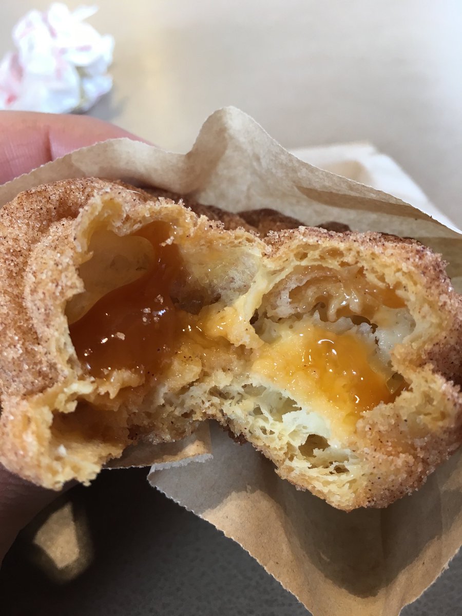AgentTruong's tweet photo. Ok first bite, kind of like a honey cruller, but you know with cinnamon and sugar https://t.co/OvMKvKKNB0
