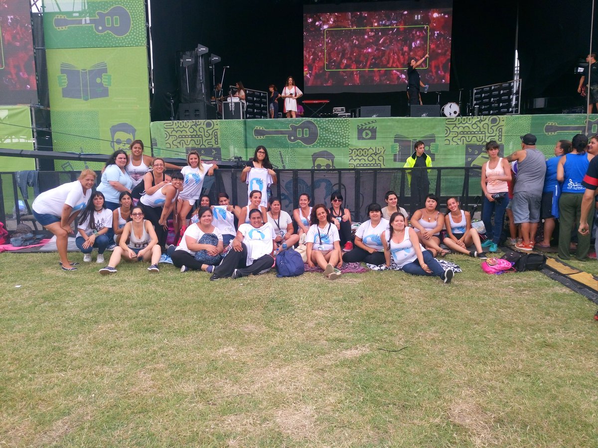 anto_toth's tweet photo. Ya adentrooooo #AcercArte @AxelOficial #MiFuerzaEresTu #C&A 👐
Falta poco #AxelEnCaseros 💙
#ExplotaCaserosConAxel 🙌🎉🎶🎊 https://t.co/as8uujLVxO