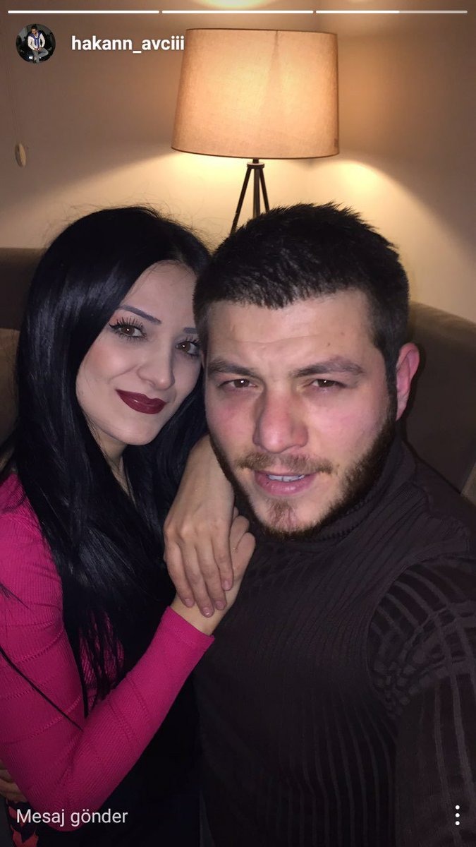 Lan yakin bu gece çok pis efkarlandim tutmayin beniii AMK lar beceriksiz amklar lann hazsem hiç mi sevmediniz birbirinizi😢😢