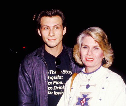 texanlibrary's tweet image. 😊❤️