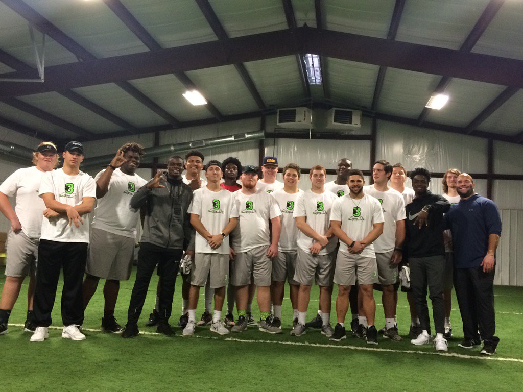 BPrzybylo's tweet photo. Great time in Choctaw with @Just_JD38 and signing day ceremony: https://t.co/lVW3tqZSG6