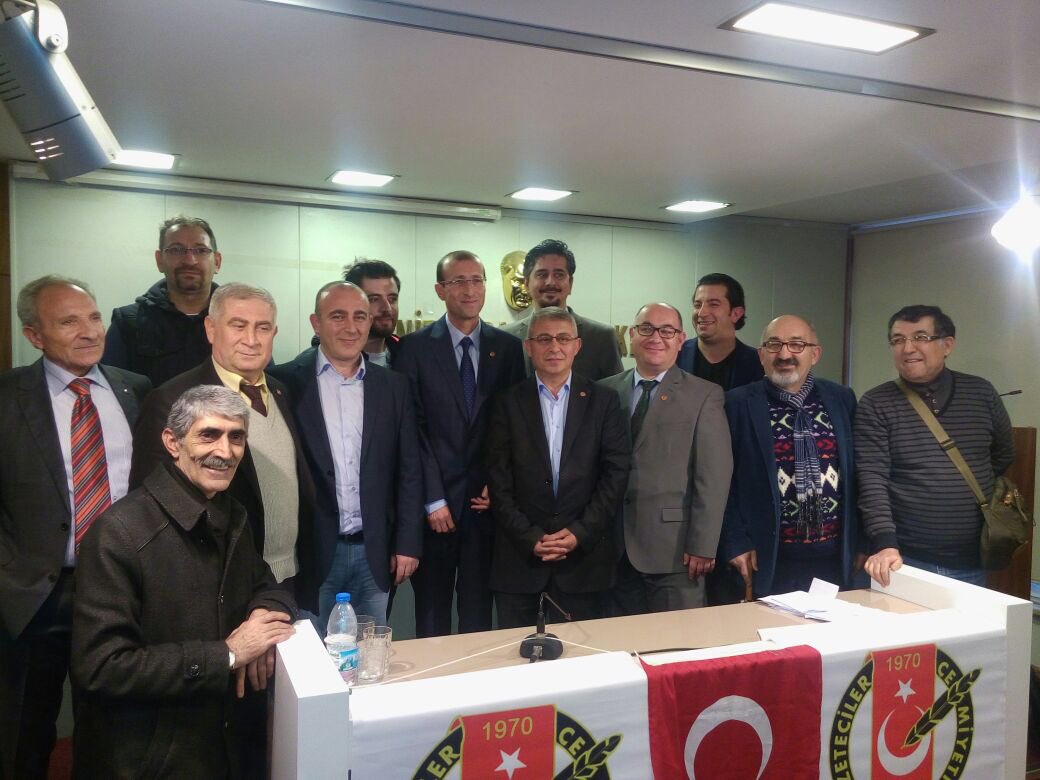 YENİMEDYADER Başkanımız <a href="/SedatKurtDH/">Sedat Kurt</a> ve <a href="/Tahiraygun/">pamukkalehaber.com</a> DGC yönetiminde.Yeni başkan Boyacı'ya başarılar diliyoruz.  <a href="/onboyaci/">Osman Nuri Boyacı</a> <a href="/DGCdenizli/">DGC</a>