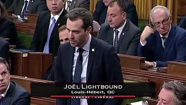 Le_Figaro's tweet photo. VIDÉO - Quand un député québécois demande "pardon" à la communauté musulmane ➡️ https://t.co/XXG3wIYPmq https://t.co/rZHgC7qqAr