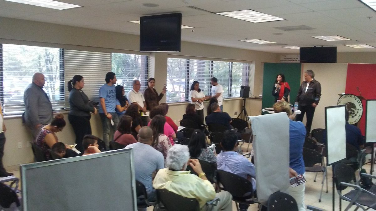 ConsulMexOrl's tweet photo. 28 agencias de salud, educación y servicios legales en la #JornadaSabatina atienden a connacionales hoy en sede consular #TodosSomosMexico https://t.co/TbM8CIq3od