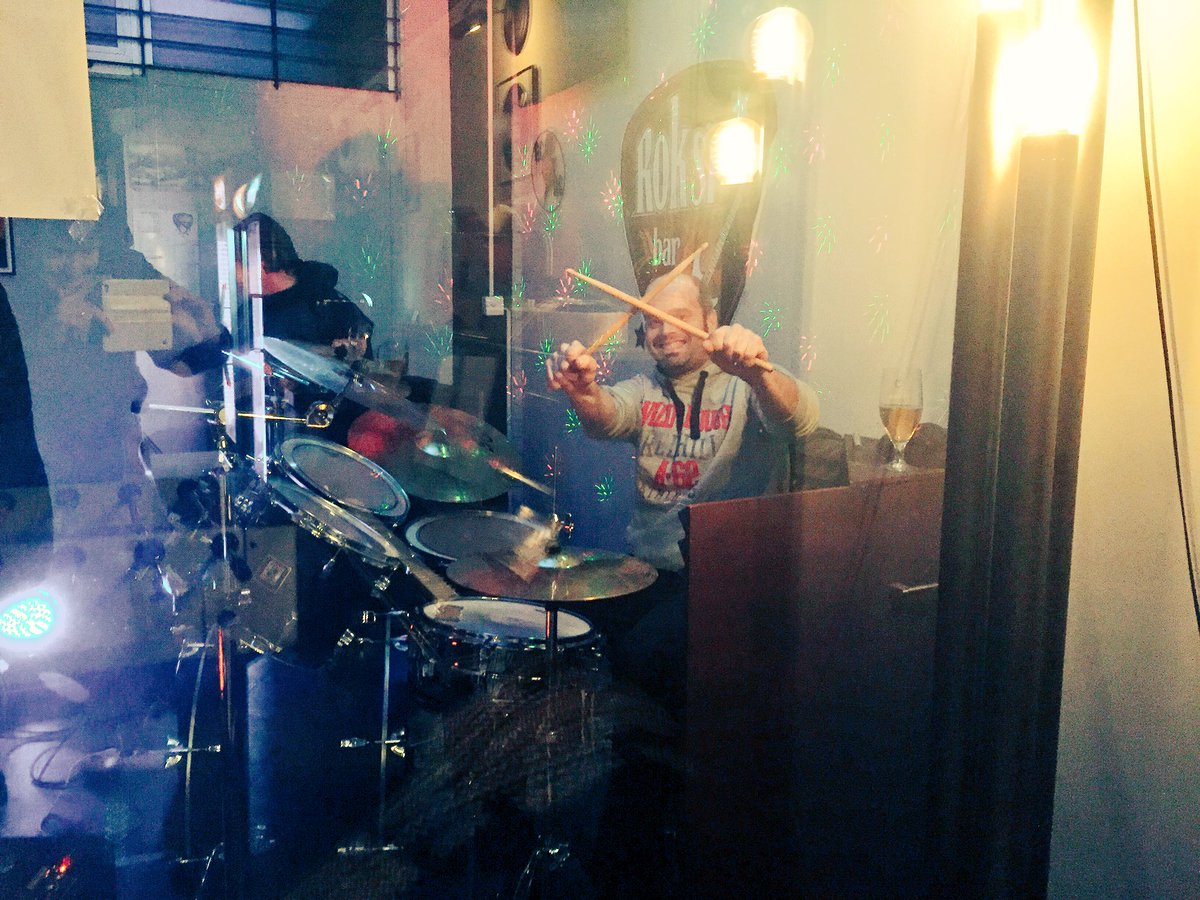 Roksi Bar tweet media