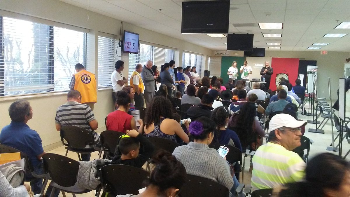 ConsulMexOrl's tweet photo. 28 agencias de salud, educación y servicios legales en la #JornadaSabatina atienden a connacionales hoy en sede consular #TodosSomosMexico https://t.co/TbM8CIq3od