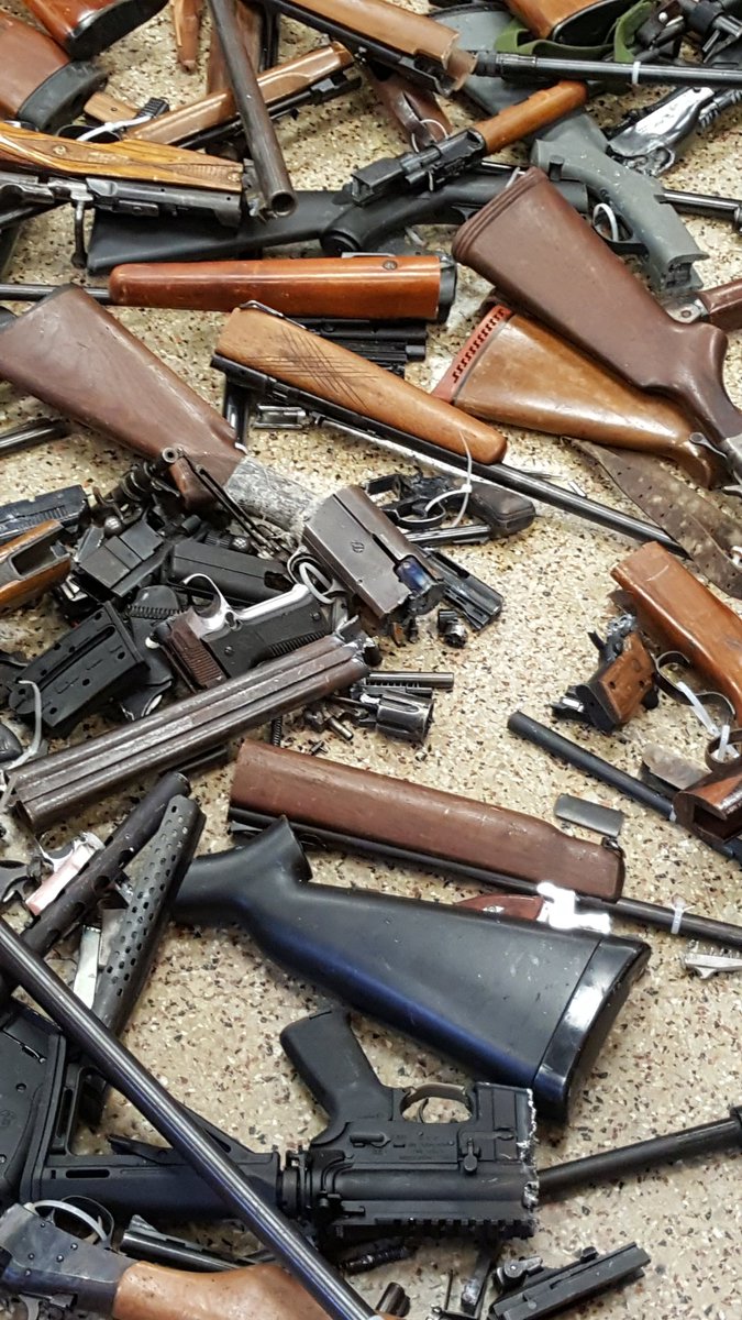 pucmn's tweet photo. Getting ready to distribute decommissioned weapons to artists at @Oak_Park_Center to continue #ArtIsMyWeaponMN #GunsintheHandsofArtists https://t.co/PW97DM4pot