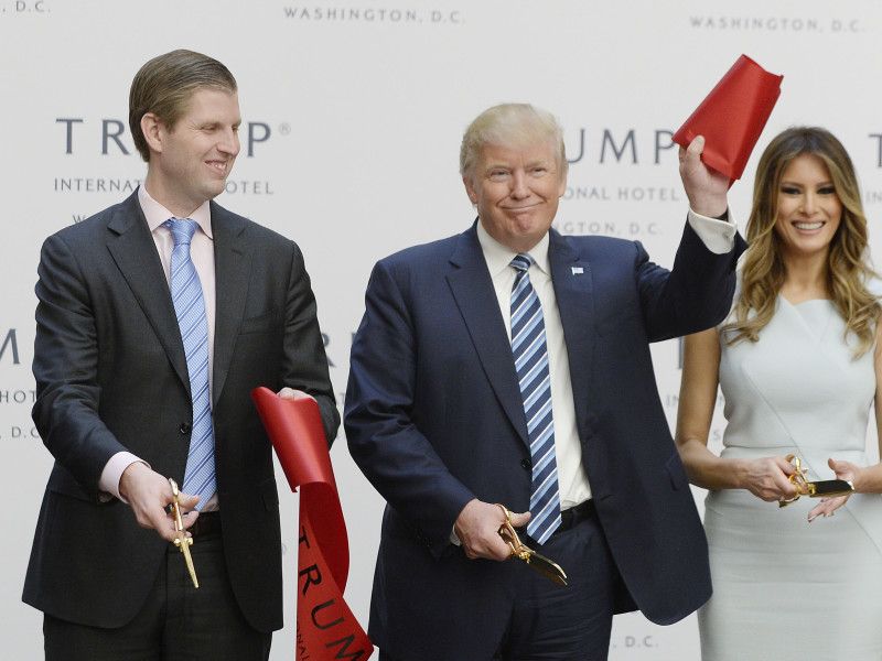 TPM's tweet photo. Docs show Trump still tied to his business with assets in a trust https://t.co/NlS4KhY282 https://t.co/IchXF0gyA2