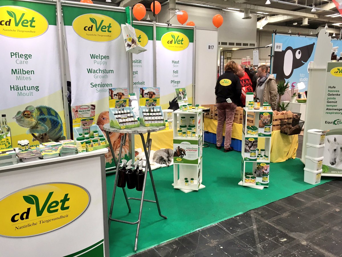 _nadines_'s tweet photo. Tag 2 von 3 ist auch schon wieder vorbei!
Trefft uns morgen noch auf der ABF 2017 Messe Hannover in Halle 23!
#ABF2017 #Hannover #cdVet https://t.co/h8CU2eTlgM