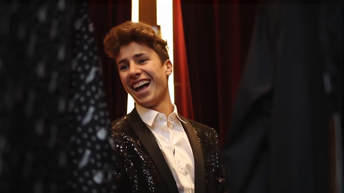 maaaaaarceee's tweet photo. #KCAEstrellaLatina #JuanpaZurita RT SI @ElJuanpaZurita Te ah sacado una sonrisa 😄💗 https://t.co/W6ryHIVEOw