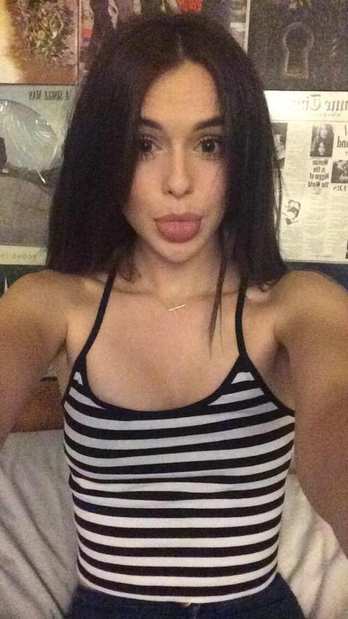 glowvatow's tweet photo. DAMN CACIA ❤️😍 https://t.co/nd3bsAUntL