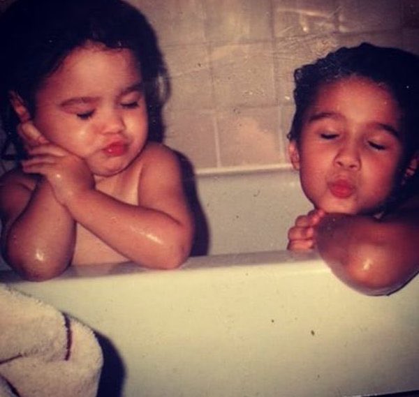 Hoje (04) a irmã da Demi, Dallas Lovato, está completando 29 anos. Happy birthday    