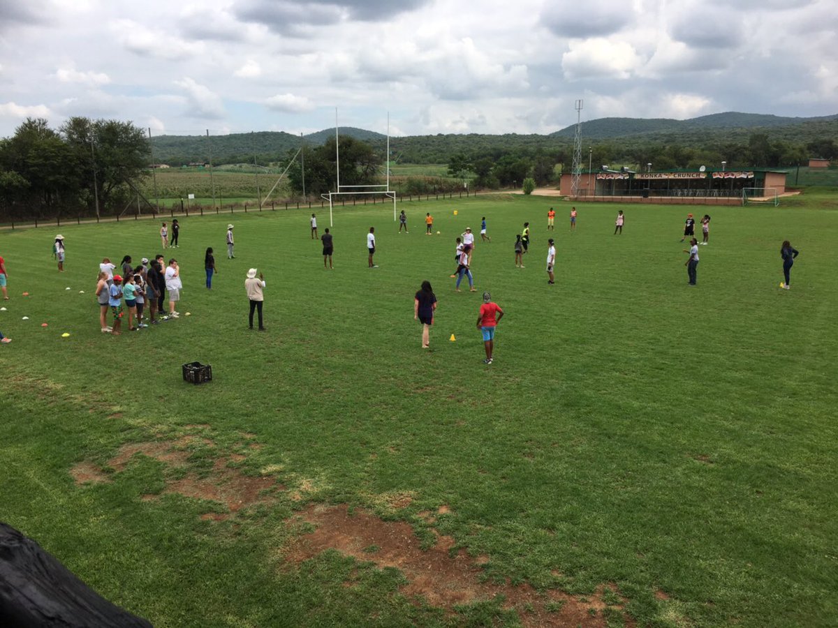 Bishopbavin's tweet photo. Leadership at Bishop Bavin focuses on Servant Leadership. Our grade 8s have been exposed to that by their grade 12 mentors- grd 8 camp 2017! https://t.co/BnDMT8OTnn