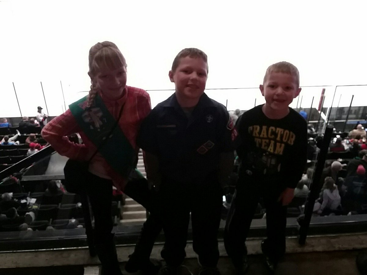 catrell53's tweet photo. First ever Griffins game #GoGRG https://t.co/YA1UhjVBfG