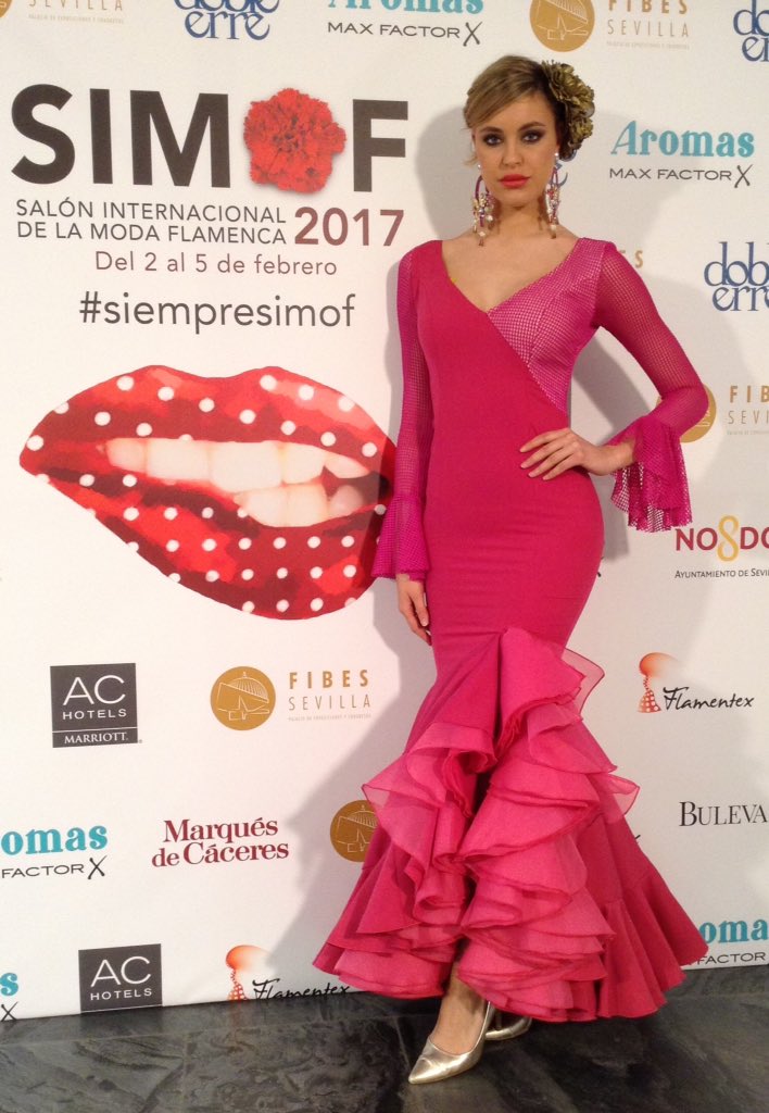 simofsevilla's tweet photo. Nuestro último tuit es para la Mejor Modelo de #Simof2017, premio concedido por @aromas a @RaquelBonilla92 Enhorabuena! #SiempreSimof https://t.co/7lUAKCO5RH