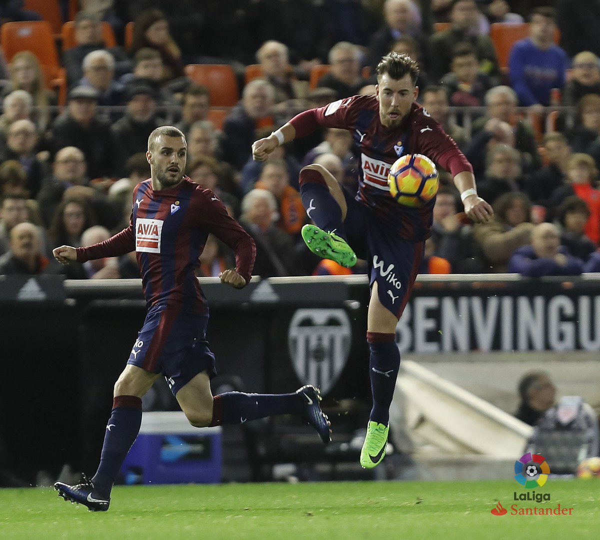 LaLiga's tweet photo. En sus 3️⃣ últimas victorias en #LaLigaSantander, el @SDEibar ha marcado 3️⃣ goles...
3-1 🆚 Betis
2-3 🆚 Sporting
3-1 🆚 Dépor https://t.co/juiNGfOhEl