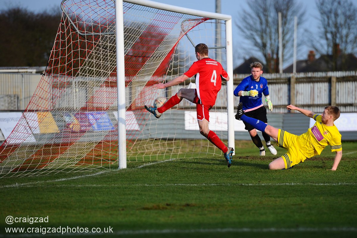 #football #fulltime <a href="/BridTownAFC/">Bridlington Town AFC</a> 2 - 1 <a href="/LiversedgeFC/">Liversedge FC</a> <a href="/NCEL/">Macron NCEL</a> Photo: Bridlington's Louis Kirk makes it 1-1