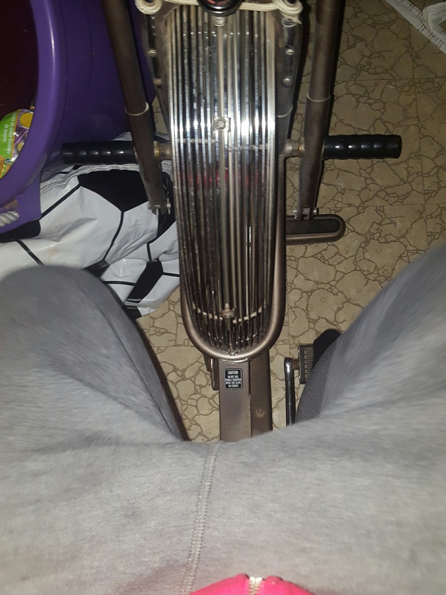 _ChrisCharron's tweet image. 15 min in 45 left to Go #gettingbackintoit #bike #workout