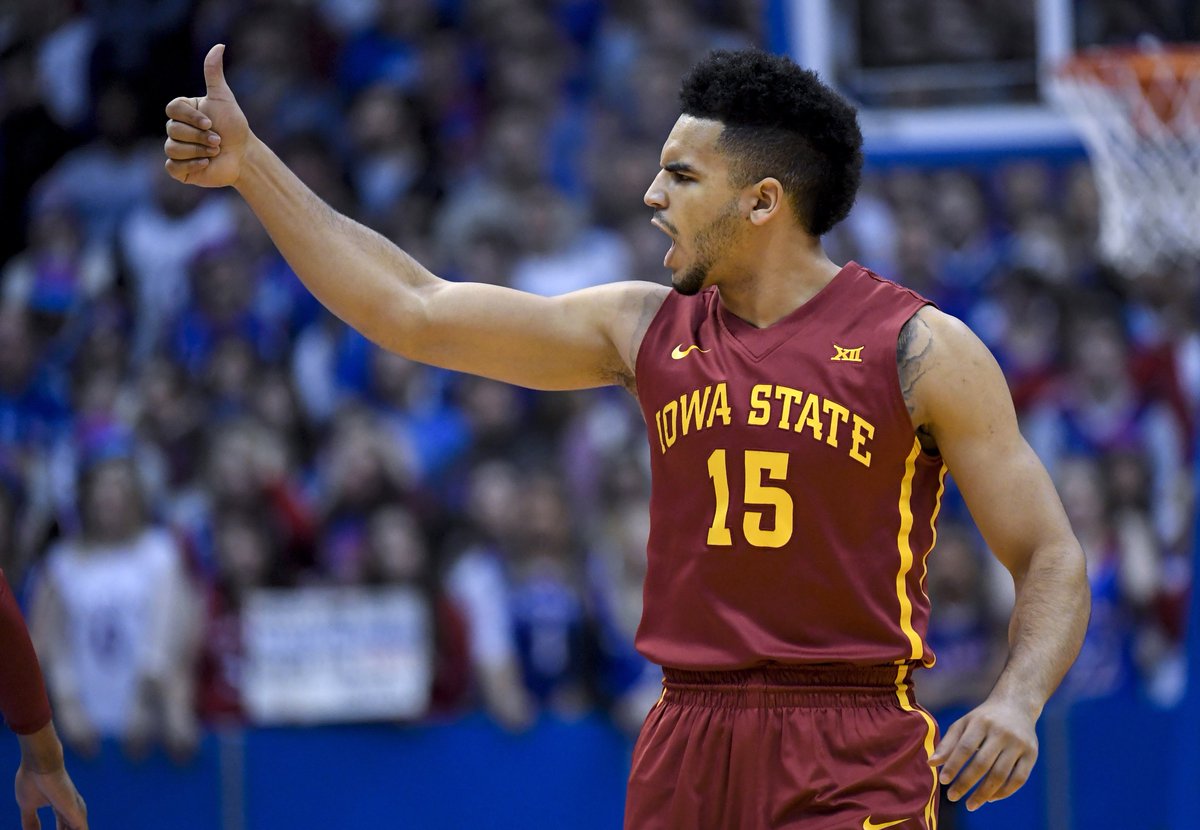 BleacherReport's tweet photo. The streak is over!
Iowa State rides 18 3-pointers to a 92-89 OT victory over No. 3 Kansas to snap its 51-game Allen Fieldhouse win streak https://t.co/lHgjnQex1i