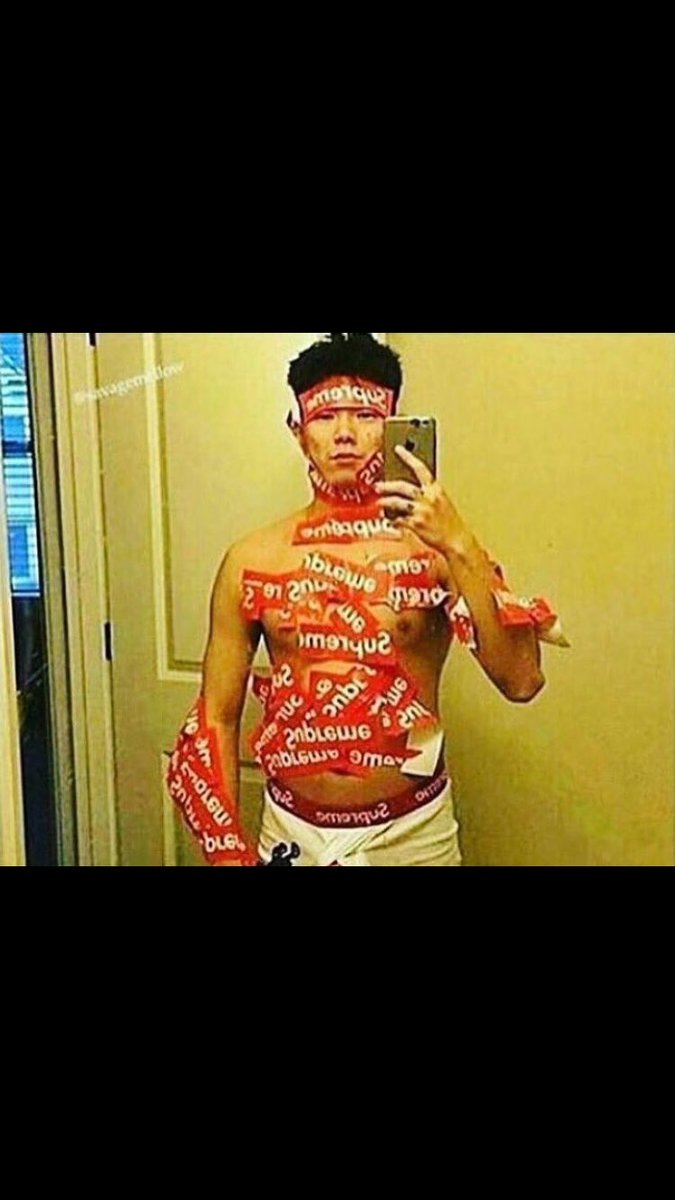 Hypebeastnoung's tweet photo. Nbd just me taking a selfie #selfietings #hypedaddy #supremepapi https://t.co/C0v3pUhM5N