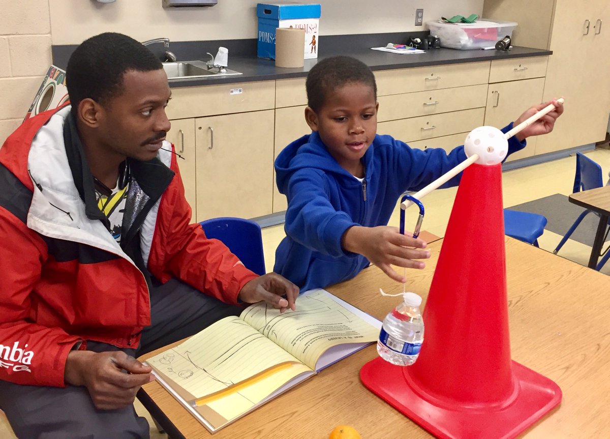 WalkerJonesEC's tweet photo. A Saturday morning + brainiac students + devoted families + LEGOs + Simple Machines = STEM Development #dcpublicschools, #dcpsstem, #FIRST https://t.co/DKYAQnHgFS