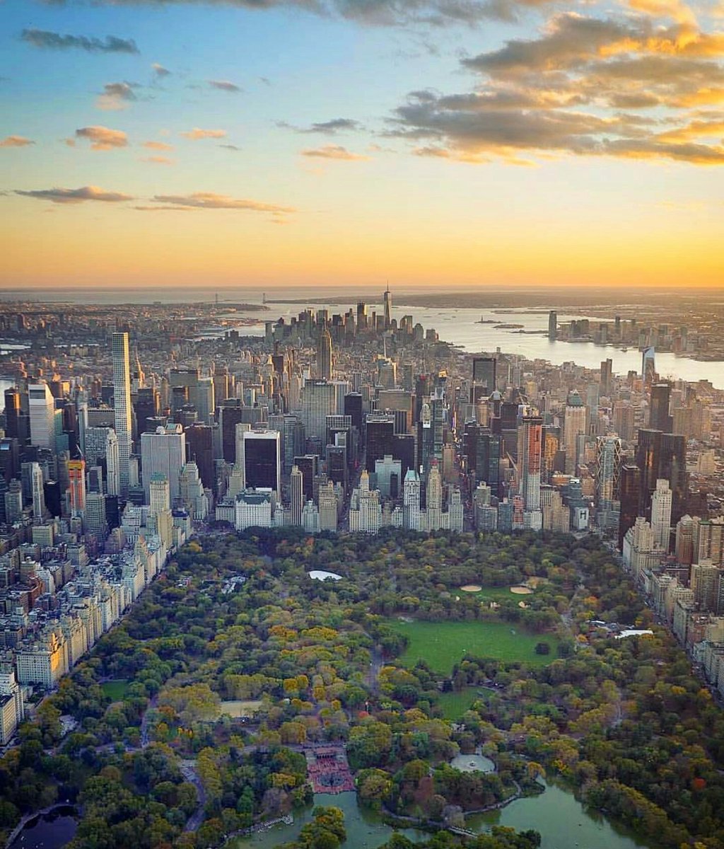 HolidayTime101's tweet photo. New york 😍 https://t.co/UsZCr7536u