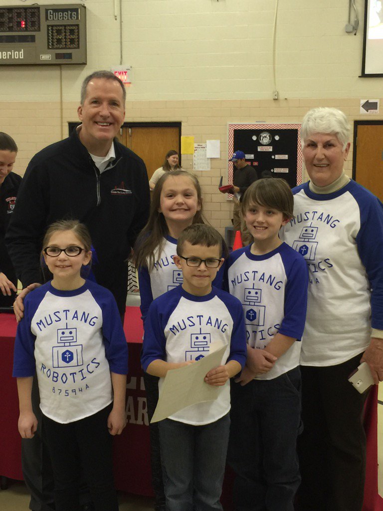 TonjaBrading's tweet image. #BeGreater with robotics @DarcieGoodin @amelingcs @GCCSchools @nwhsmustangs @mkarthur12 #NWESrobotics#1 #GCCSPRIDE