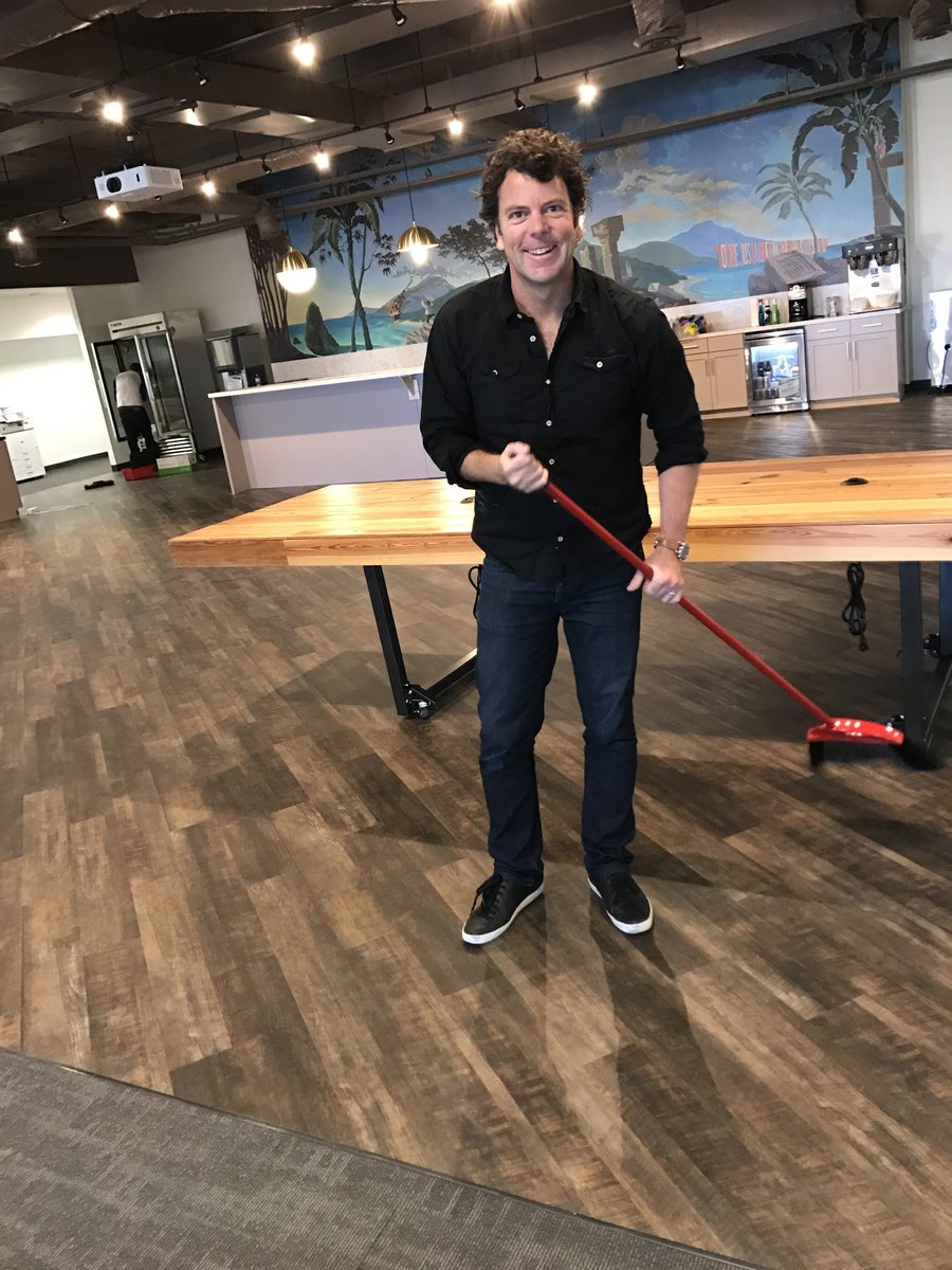 hussainlaw's tweet photo. Just moved to the new @launchpad, Internet speeds are RIDICULOUSLY fast, downtown views are gorgeous! #startups keep it real like @cschultz https://t.co/2TJayuBoOM