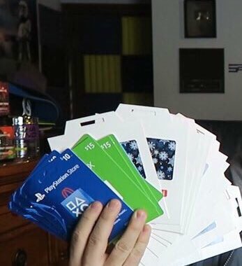 overtflow's tweet photo. here we go!
like if you want a $10 gift card
retweet if you want a $15 gift card 
MAKE SURE YOU FOLLOW ME
40k followers &amp; I giveaway a PS4 https://t.co/wDzkj15YhG