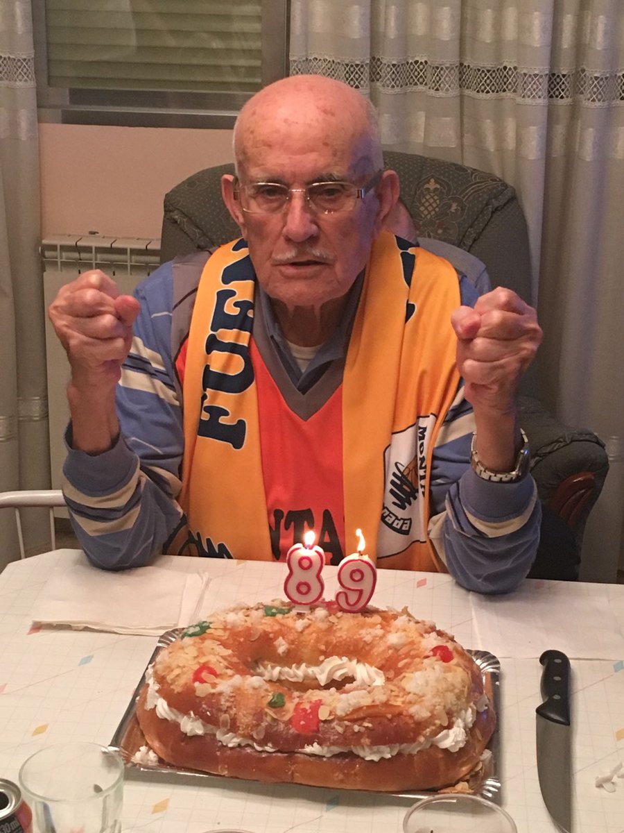 _Coko15's tweet photo. @BFuenlabrada Enorme regalo la victoria de hoy para el abuelo Pepe por su 89 cumpleaños #VamosFuenla https://t.co/yMln89vkt4