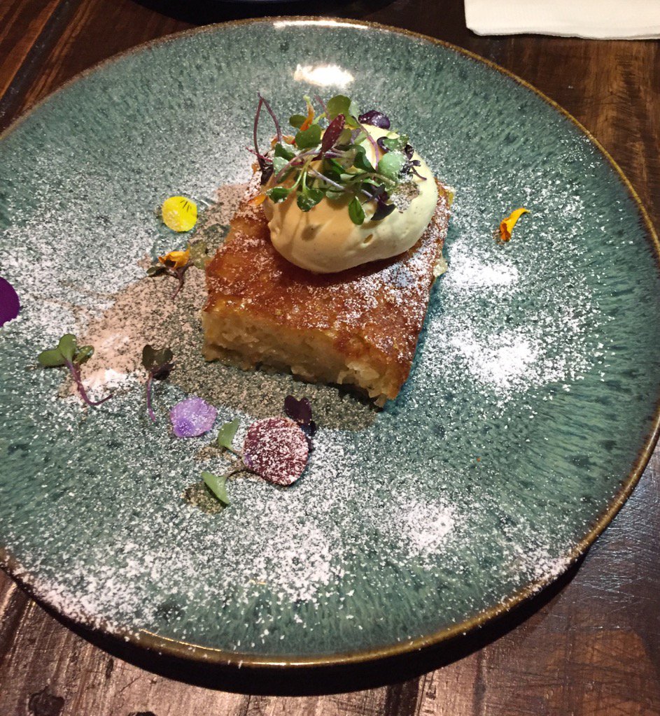 A #Boho #coconutgrove kinda day w orange pie  <a href="/MiamiHeraldFood/">Miami Herald Food</a> <a href="/Lee_Schrager/">Lee Brian Schrager</a> <a href="/EvanBenn/">Evan Benn</a>
