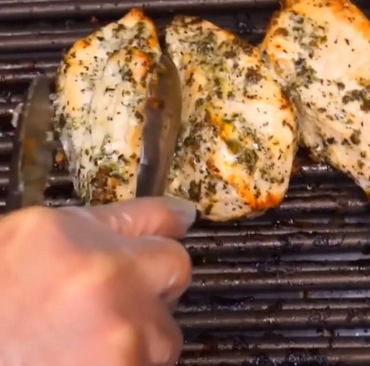 roastkitchennyc's tweet photo. Seasoned and gently cooked to perfection! 😋 https://t.co/LHYjka3Xtf