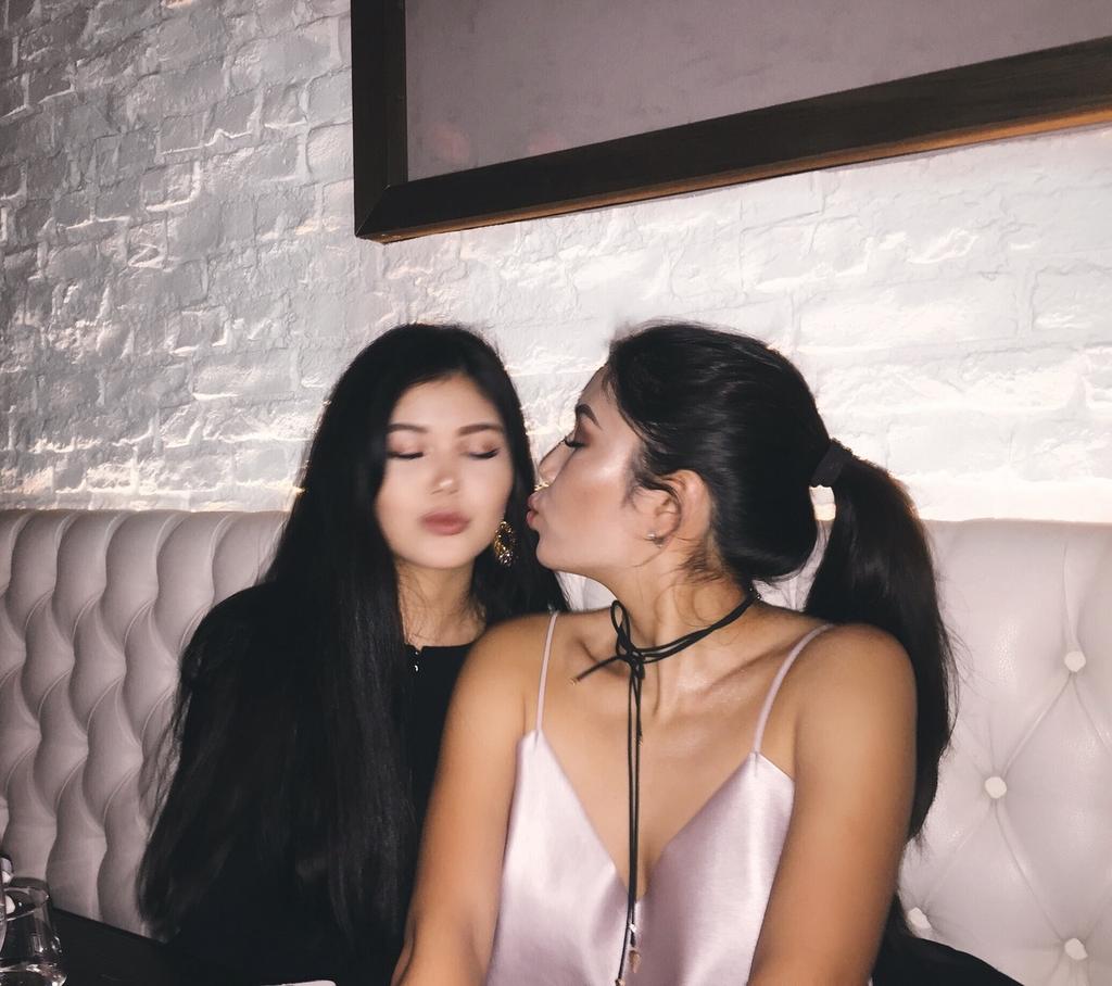 Happy birthday to the girl who makes my world so beautiful, I love you with all my heart; ❥.

❝ twitlonger.com/show/n_1spjg5k… ❞